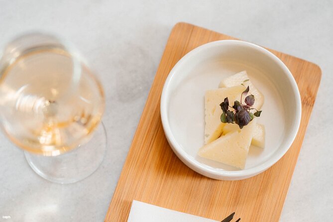 1 Hour Private Four Greek Wine Tasting and Food Pairing in Athens - What the hour is likely to feel like