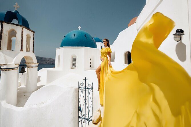 1-Hour Private Santorini Flying Dress Photoshoot - Picking Your Flying Dress: Plain Is Included, Glitter and Cloud Cost Extra