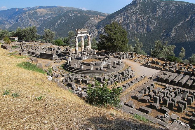 10 Day Best of Greece Tour, Olympia, Meteora, Delphi & Santorini - Day 6: The Acropolis, its museum, and central Athens