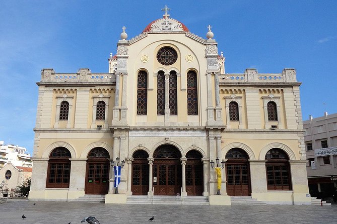 12 Tastings of Heraklion city - walking culture tour - What the guide adds to the experience