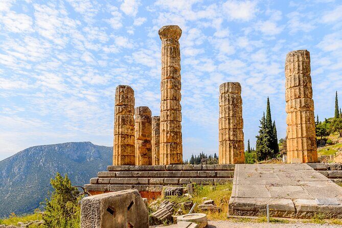2-Day Delphi Meteora Tour From Athens - Lunch in Kalambaka: how to make the free time count