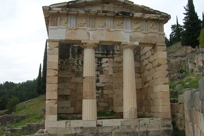 2-Day Delphi & Olympia Tour with Olive Oil & Honey Tasting - Klio’s honey farm