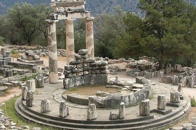 2-Day Private Tour to Delphi and Meteora from Athens - Meteora’s monasteries above the rocks