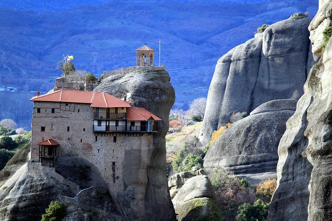 2-Day Private Tour to Delphi & Meteora with Great Lunch included - Delphi Museum and the Charioteer