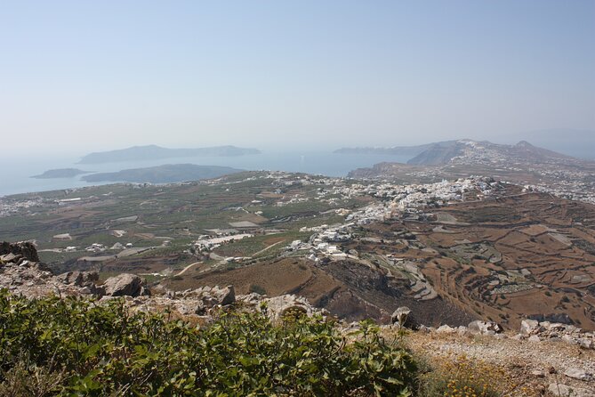 2-Day Santorini Bus Tour with Volcanic Cruise - Profitis Ilias and Santorini from above