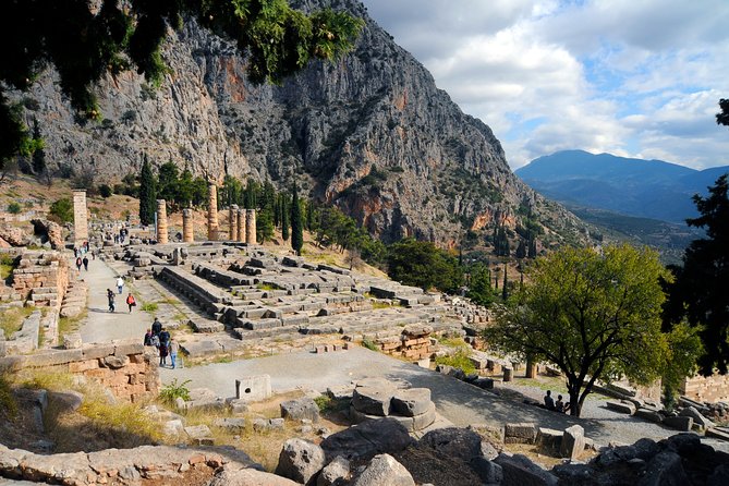 2 Days Private Tour/ Delphi (Apollo Oracle) & Meteora (Orthodox Monasteries) - Delphi’s museum and its unforgettable statues