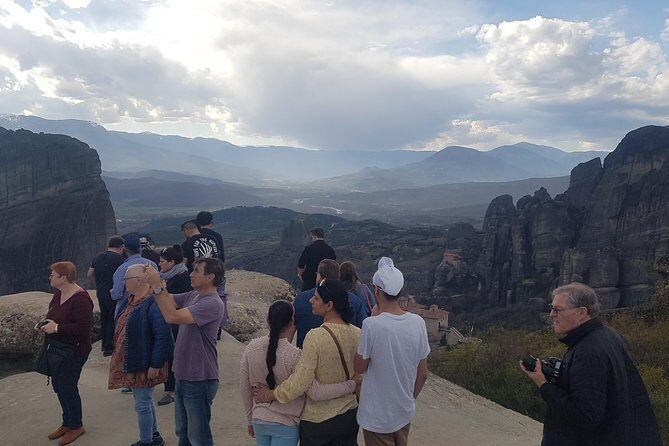 2-days rail trip from Athens to Meteora - What to pack (and what to avoid at the monasteries)