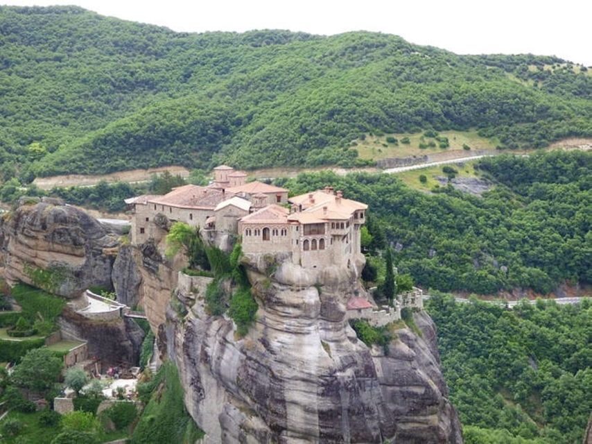 2Day Delphi&Meteora with Official guide,tickets,hotel pickup - Thermopylae and Leonidas on the return: a history stop that breaks the drive