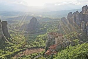 3-Day Trip to Delphi and Meteora from Athens - Day 2: free morning in Delphi, then the scenic climb to Meteora