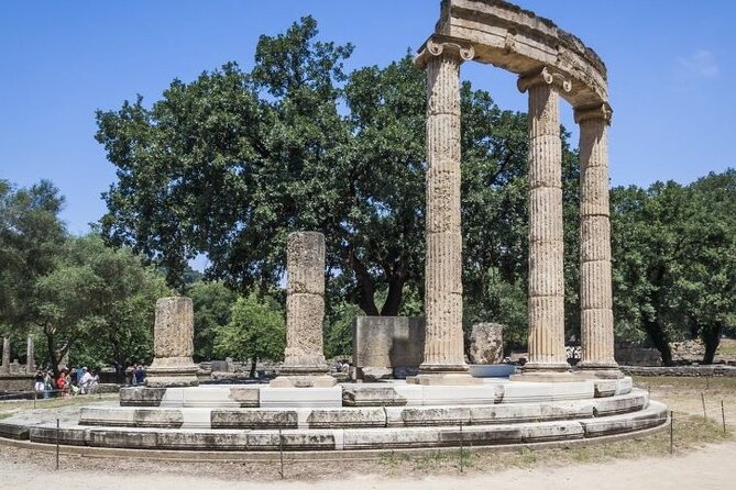 3 days Spanish guided tour in Epidaurus, Mycenae, Olympia, Delphi - Day two: Olympia and the long route toward Delphi
