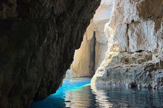 3-Hour Private Tour in Zakynthos, Cameo Island & Keri Caves - A 3-hour private boat tour that actually fits Zakynthos timing