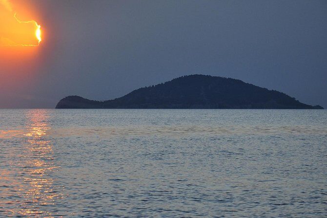 3 hours Neos Marmaras: Day or Sunset Sailing Tour Coves & Islands - Harbor Pontoon No. 2: Getting Aboard in Neos Marmaras