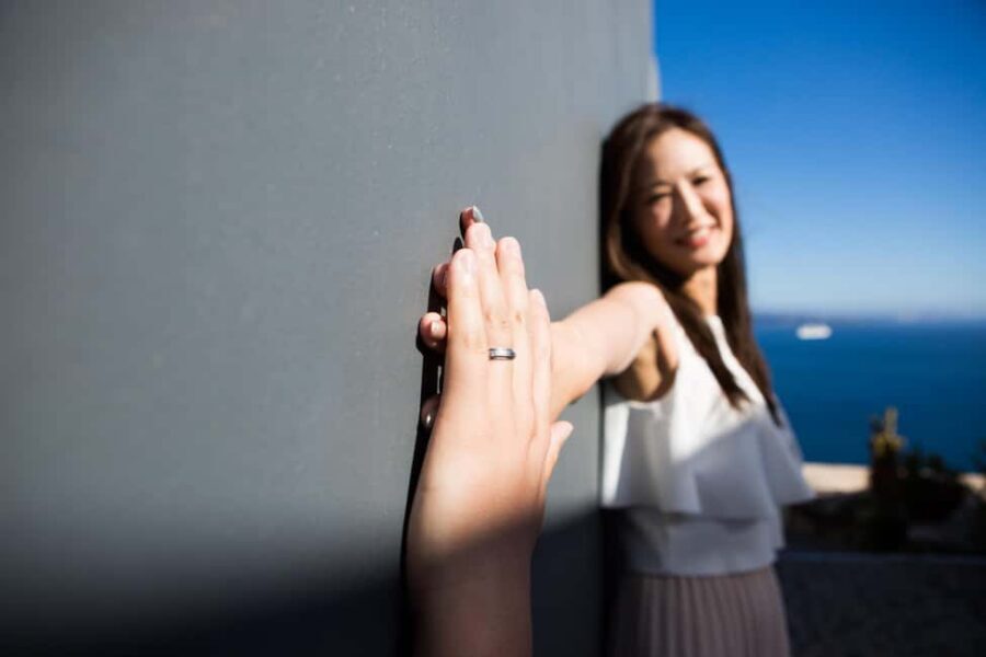 30’ Photoshoot in Oia! 30 edited photos! Effortless & Fun! - The photo style: bold, natural, effortless editorial