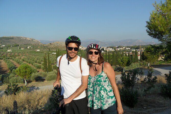 3in1; Cycling, sightseeing, tasting - Three tasting stops: what you eat, where it fits, and how to pace yourself