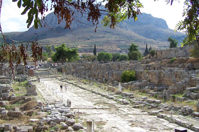 4-Day Private Peloponnese, Delphi and Meteora Tour from Athens - Day 3: Delphi, the oracle, and the mountain road to Thermopylae
