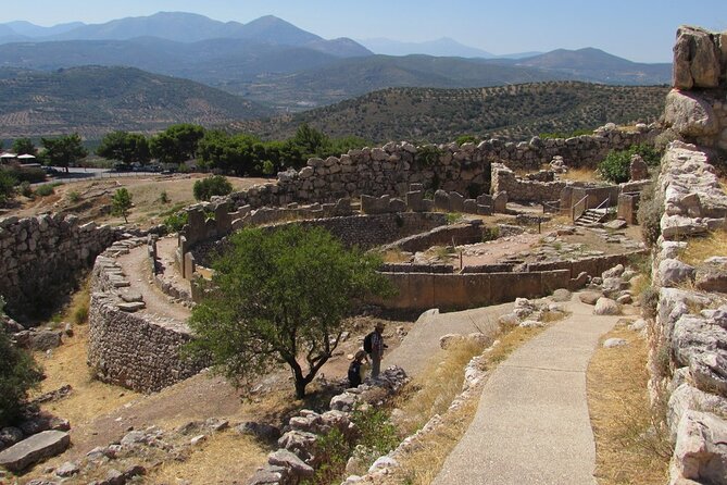 4-Day Private Peloponnese, Delphi and Meteora Tour from Athens - Day 4: Meteora monasteries above Kalambaka