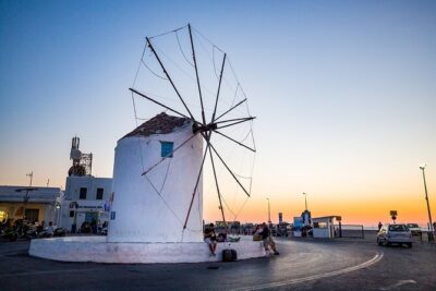 4 Day Private Tour to Paros, Mykonos, Santorini, - Day 2: Paros to Mykonos and a choice of island moods