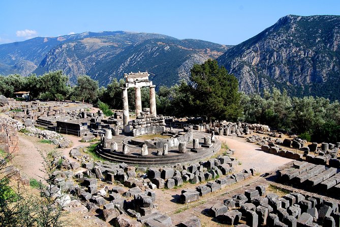 4 Days Private Tour: Corinth - Mycenae - Nafplio - Olympia- Delphi & Meteora - Day three: Delphi, Apollo, and the mountain road north