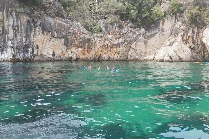 4-Hour Private Boat Tour in Corfu - Entering Corfu from the old port: what you’ll actually do for 4 hours