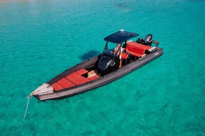 4 Hours Private Luxury Cruise to The Southern Coast of Mykonos - Elia and the pleasure of staying aboard