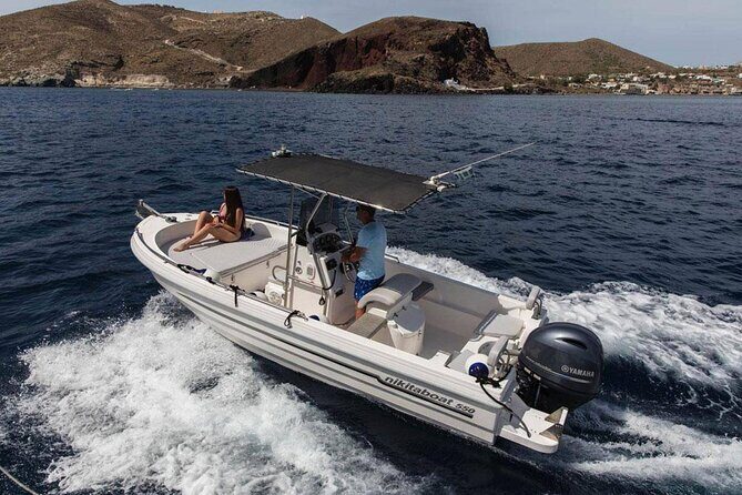 5 Hours Boat Rental in Santorini - Price and group value: when this rental makes sense