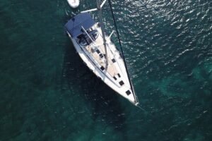 5 Hours Sailing Trip to Mykonos Famous Beaches with Lunch - Getting to Platis Gialos and boarding the sailboat