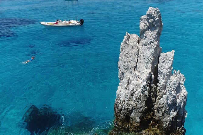 6 Hours Kimolos and Poliegos islands Private tour - Kimolos port, lunch, and the return to Sifnos