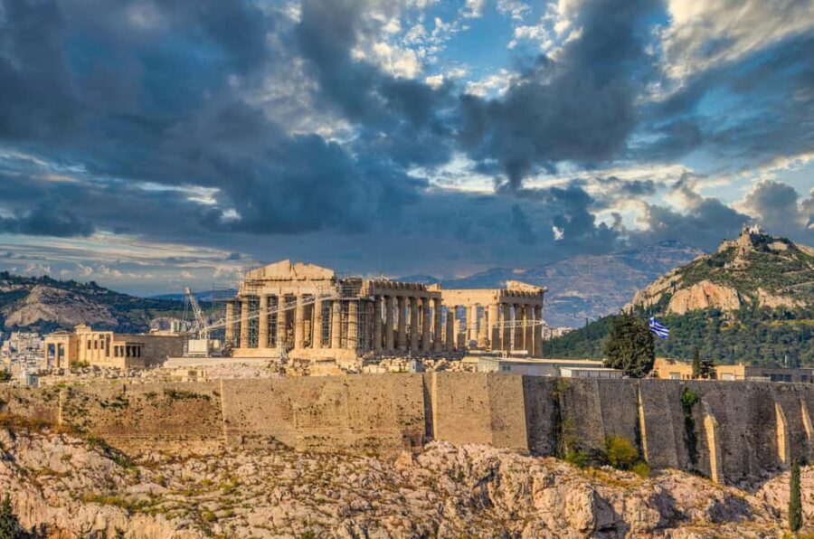 Acropolis and Parthenon: Guided Tour in Italian with Skip-the-Line Ticket - The south-side route: smoother walking and better views