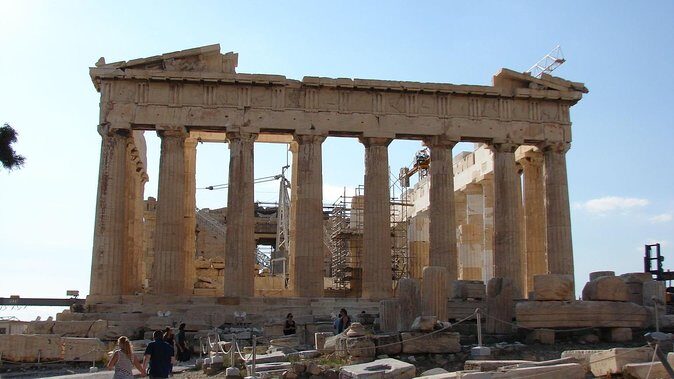 Acropolis of Athens, Parthenon and Acropolis Museum private tour with dinner - The shift to the New Acropolis Museum: seeing the originals, not just the outlines