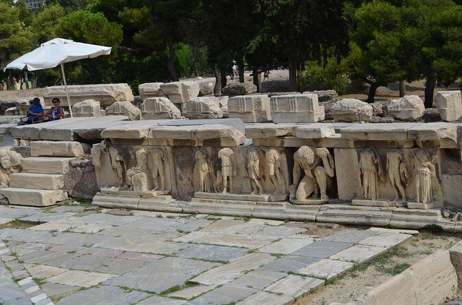 Acropolis of Athens, Parthenon and Acropolis Museum private tour with dinner - Dinner with wine and Parthenon views: what the ending feels like