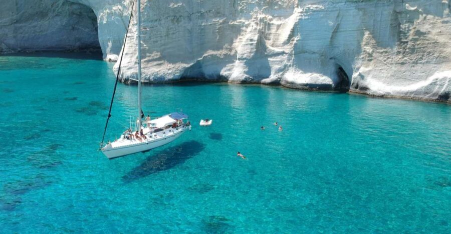 Adamantas: Milos Sightseeing Sailboat Cruise - Sailing out of Adamantas: how this day trip feels on the water