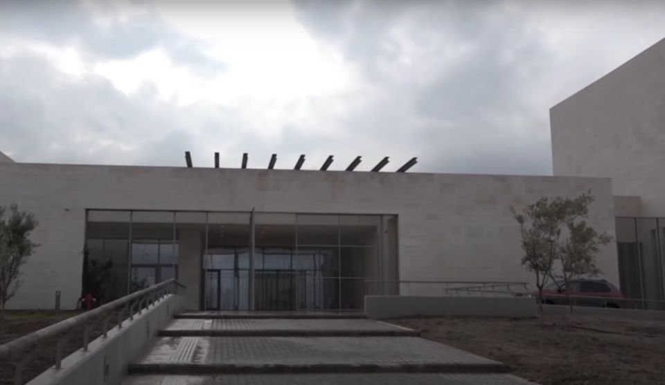 Aigai: Polycentric Museum & Royal Graves E-ticket with Audio - Exploring the Polycentric Museum and royal center