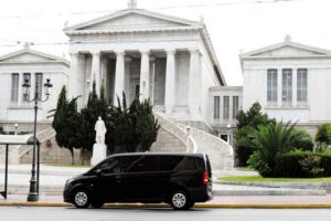 Airport transfer - Choosing your drop-off: hotel, neighborhood address, or the port
