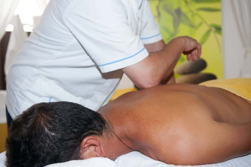 Akrotiri: Singles' Aromatherapy Massages - Who will enjoy this most?