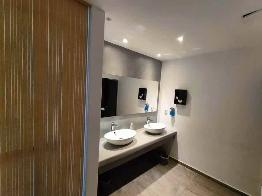 Akrotiri:Departure Day Spa Experience Couples Massage & Pool - Private Suite, Therapist Gender Requests, and Room Rules