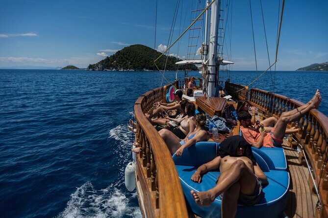 All-Inclusive Sailing Cruise-Skiathos & Nearby Islands with Lunch - Food and drinks: the all-inclusive part that saves you money (and hassle)