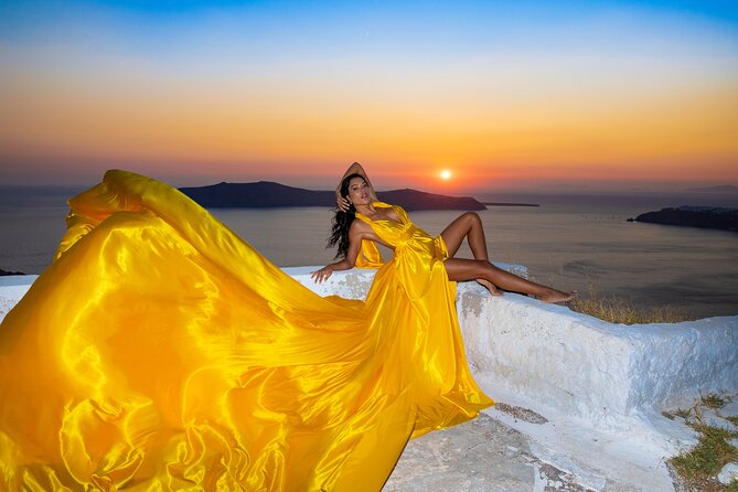 Amazing Flying Dress Photoshoot in Santorini - What happens during the 30-minute session