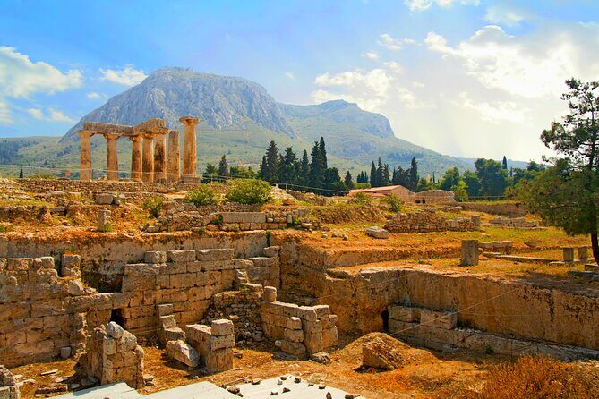 An exciting exploration of Peloponnese at ancient Corinth, Mycenae and Nafplio - Ancient Corinth: time to connect the dots