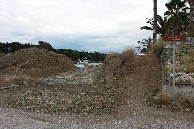 Ancient Corinth Private Tour from Corinth - Lunch and breaks: where the day turns human