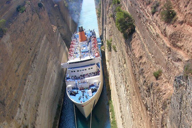 Ancient Corinth - Corinth Canal: a fast stop with real engineering drama