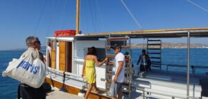 Antiparos & Despotiko Kaiki Cruise — Coves, Swim & BBQ - Getting there and how the six hours usually feel