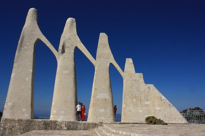 Archaeological and historical sites of Preveza Prefecture - Climbing to the Monument of Zalongo