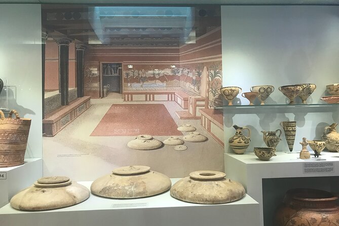 Archaeological Museum of Heraklion Tour - Group size and the headset detail