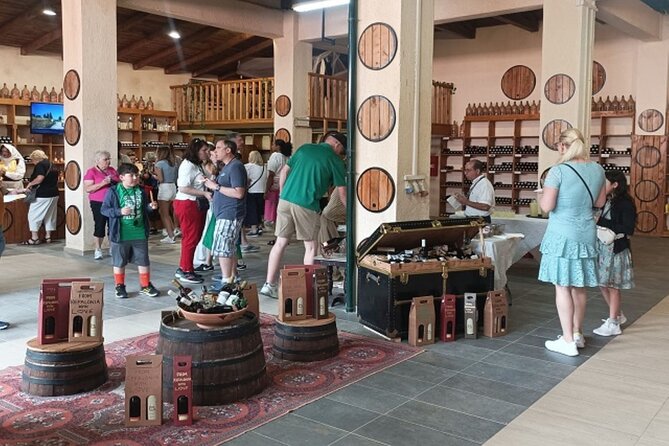 Argostoli & Beyond: Villages, Olive Oil & Honey Tasting - Olive oil, honey, and Kefalonian food traditions