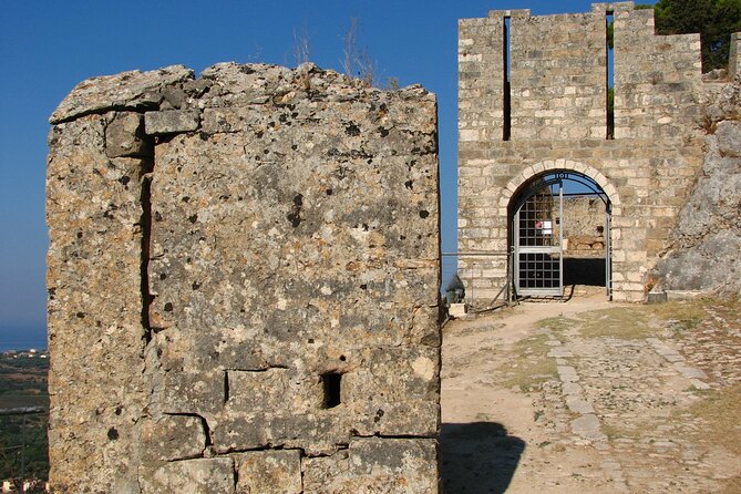 Argostoli & Beyond: Villages, Olive Oil & Honey Tasting - Guides, buses, and the pace of the day
