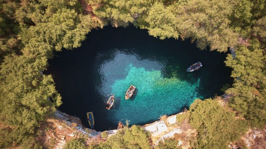 Argostoli: Melissani & Drogarati Cave Tour with Wine Tasting - Myrtos Beach Viewpoint: 10 minutes for the iconic shot