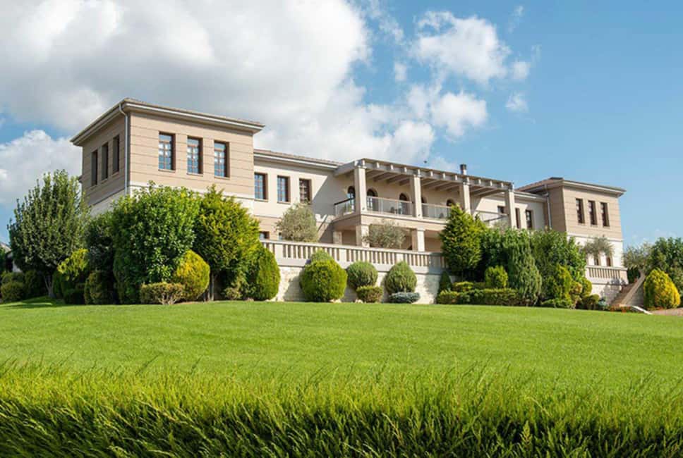 Argostoli Walking Tour - The Town's Tale on Foot - Mantolato, mantola, and an old bakery stop