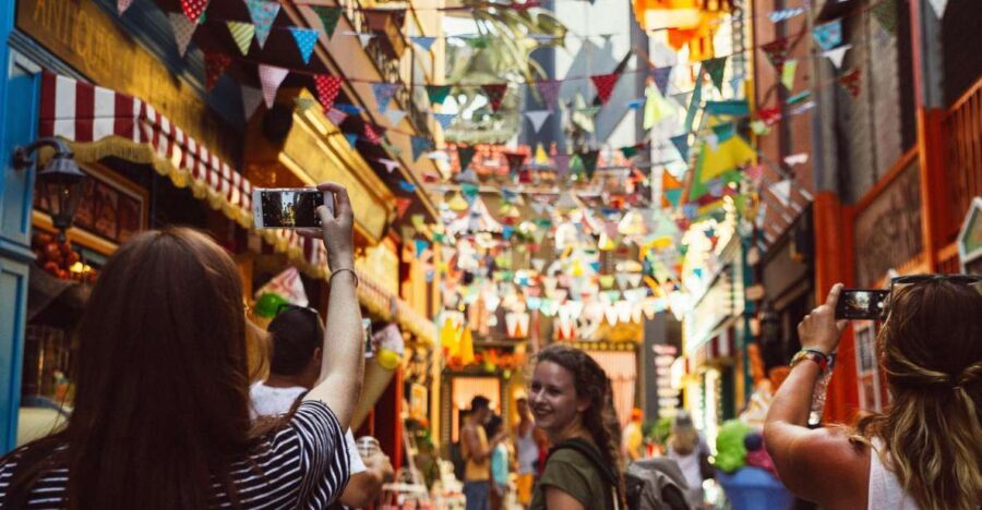 Athens: 2.5-Hour Private City Tour Off the Beaten Track - Kafeneion 111 on Ermou 111: start here, not with a bus ride