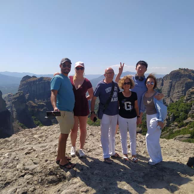 Athens: 2-Day Trip to Meteora with Hotel Stay & Lunch - Making the most of your free second day
