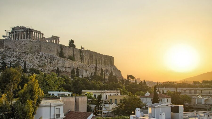 Athens: Acropolis Beat the Heat Guided Tour - Pacing, shade, and the small-group advantage (up to 15)